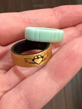 Qalo Size 4 Glow In The Dark Silicone Ring and Gold Tone Claddagh Ring
